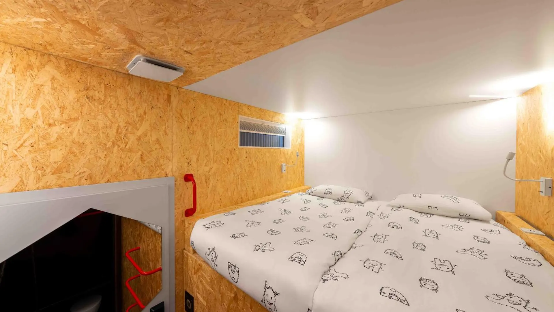 Ibis Styles Ljubljana The Fuzzy Log Hostel 0*,